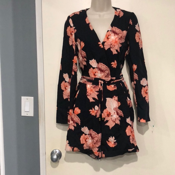 H&M Floral long sleeve Romper - Picture 2 of 9